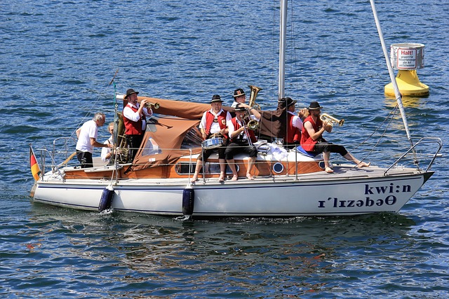 快船队32分大胜篮网！伦纳德三节狂砍31分，哈登赞总冠军已稳.